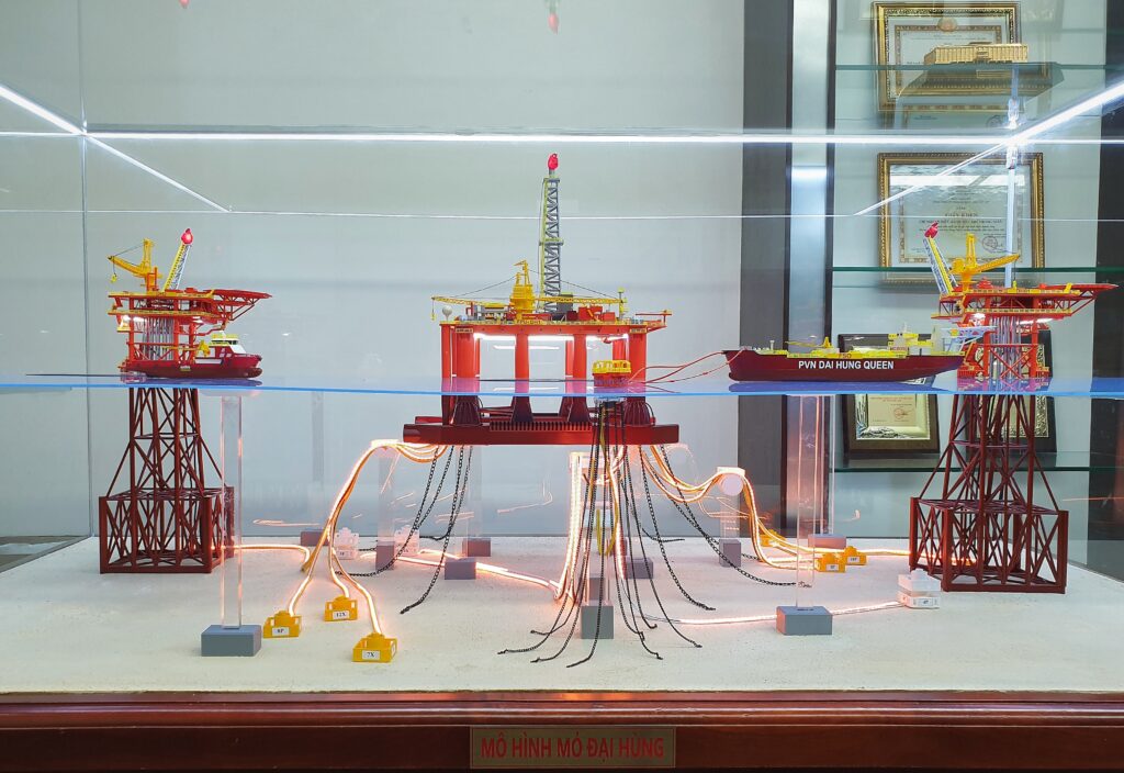 Sa bàn mỏ dầu khí Đại Hùng, Mô hình 3D giàn khoan dầu khí ngoài khơi, giàn khoan dầu 3D mỏ ĐẠI HÙNG