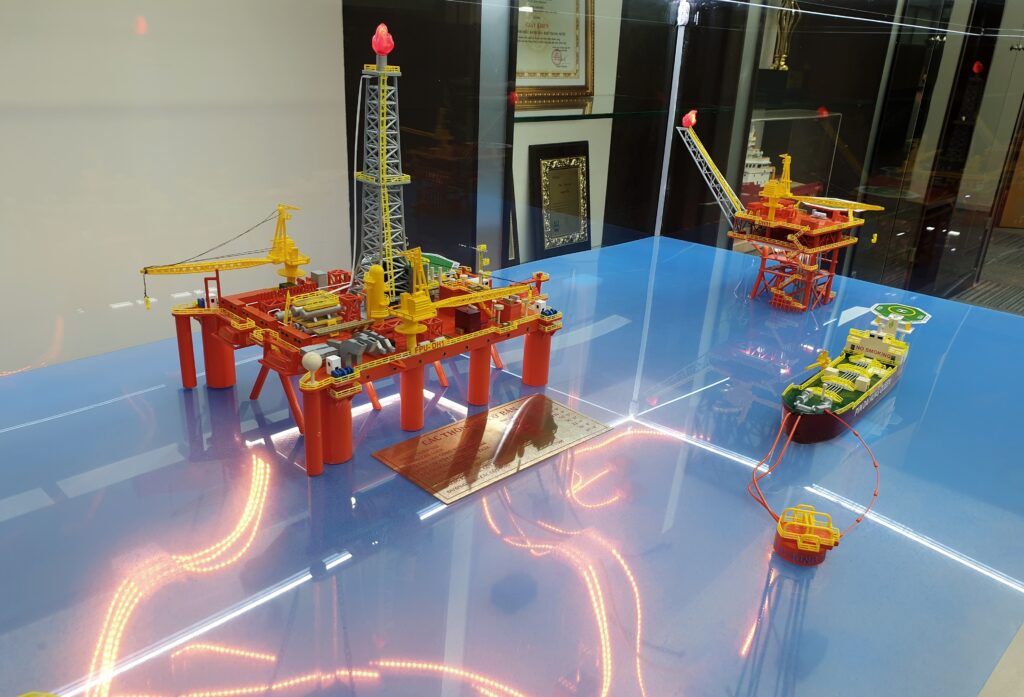 Sa bàn mỏ dầu khí Đại Hùng, Mô hình 3D giàn khoan dầu khí ngoài khơi, giàn khoan dầu 3D mỏ ĐẠI HÙNG