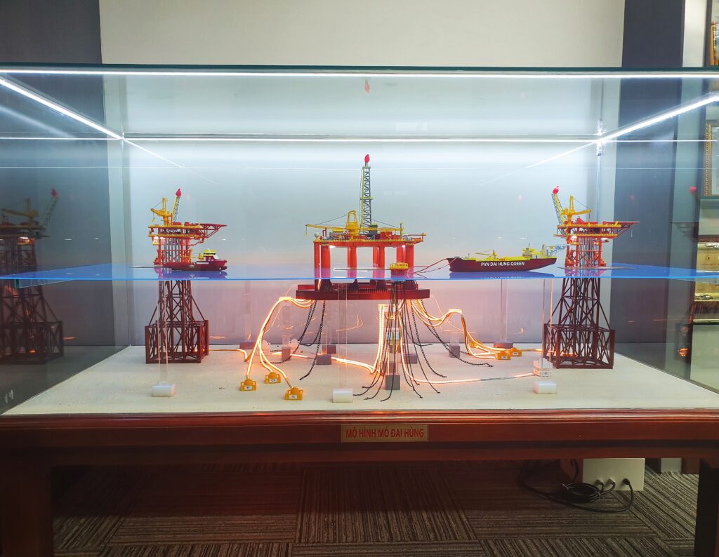 Sa bàn mỏ dầu khí Đại Hùng, Mô hình 3D giàn khoan dầu khí ngoài khơi, giàn khoan dầu 3D mỏ ĐẠI HÙNG
