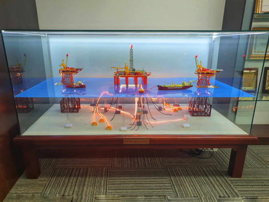 Sa bàn mỏ dầu khí Đại Hùng, Mô hình 3D giàn khoan dầu khí ngoài khơi, giàn khoan dầu 3D mỏ ĐẠI HÙNG